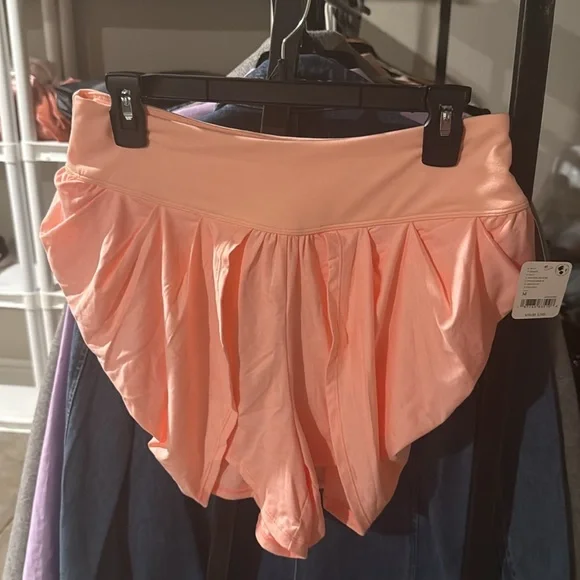 Women's Cream Shorts - Picture 5 of 6